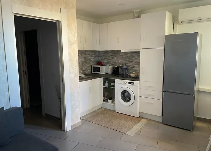 Sunny View Apartment